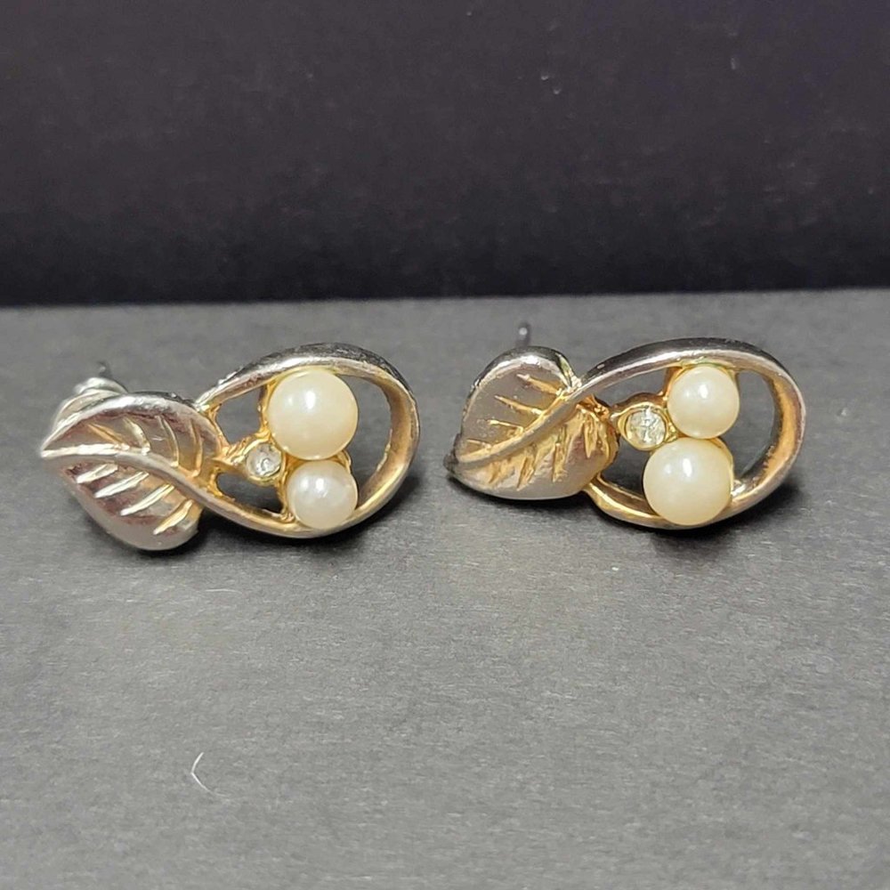 Gold Tone, faux pearl/diamond pierced Post Earrings